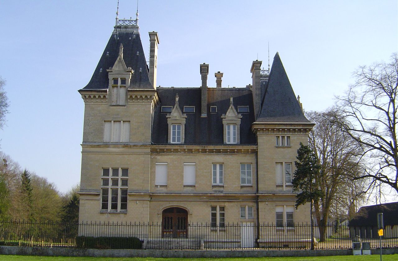 photo de l'exterieur du chateau Civet