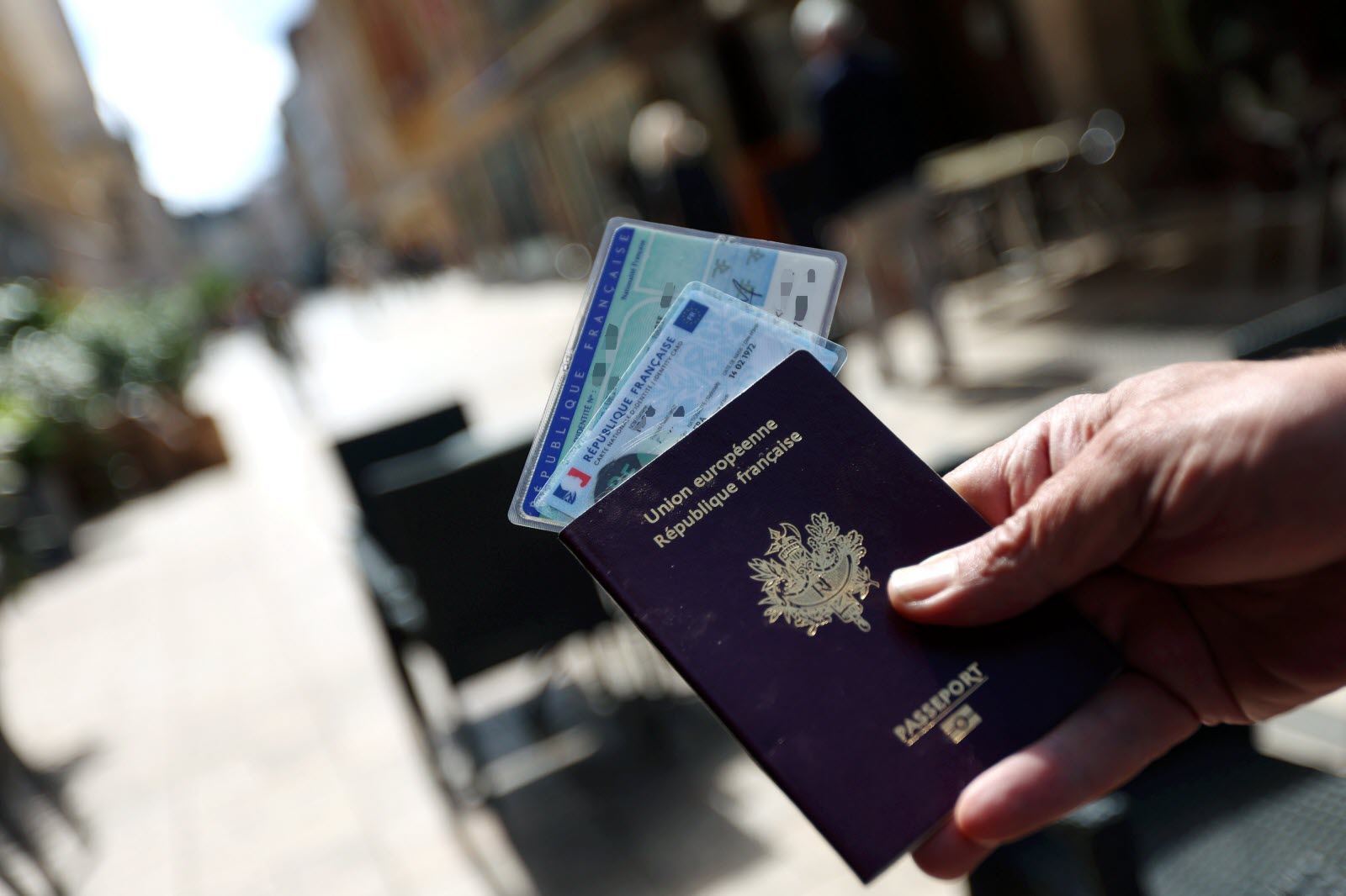 CNI / PASSEPORT, rendez-vous en ligne à partir de spetembre 2023